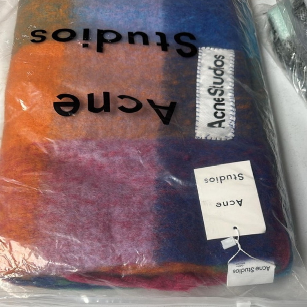 Acne studios scarf - Picture 4 of 5